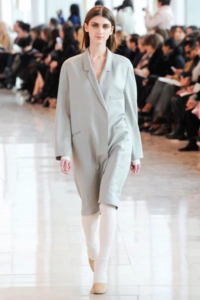 Look 25